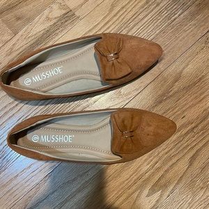 Musshoe brownish-gold suedelike shoes
